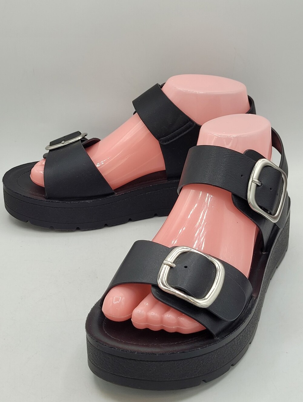 Soda Jackie 1.5" Platform 2-strap Sandals Size 8.5